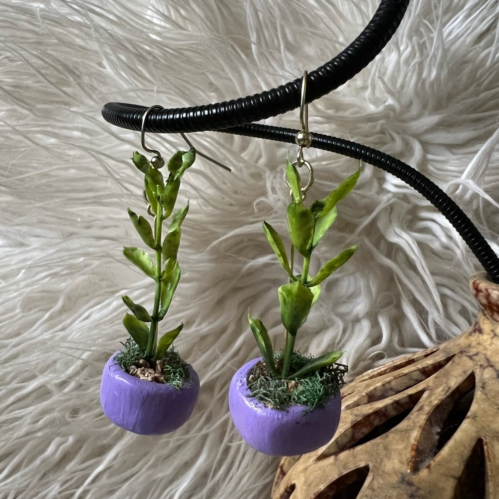 Homemade faux plant hanging basket earrings 🌱